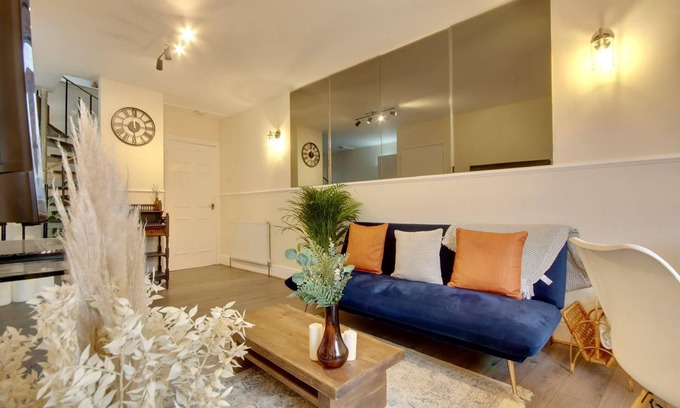 Southsea Apartment | Costal Bohemian Retreat Central Southsea