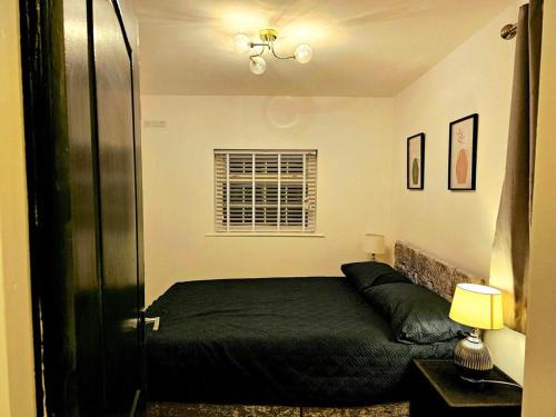 Bridgend Apartment | Cosy 1 bedroom flat near Bridgend town centre