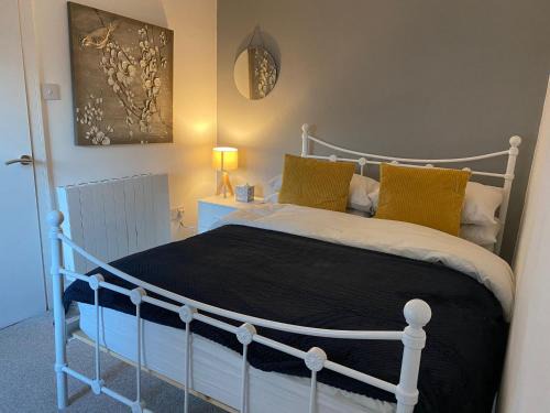 Bridgend Apartment | Cosy 2 Bed Flat 1 in Bridgend