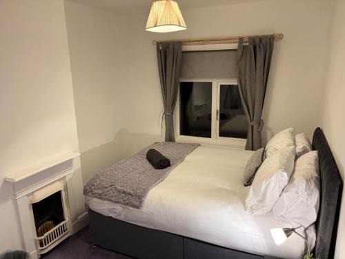 Wolverhampton House | Cosy 2-bed NR New Cross Hospital