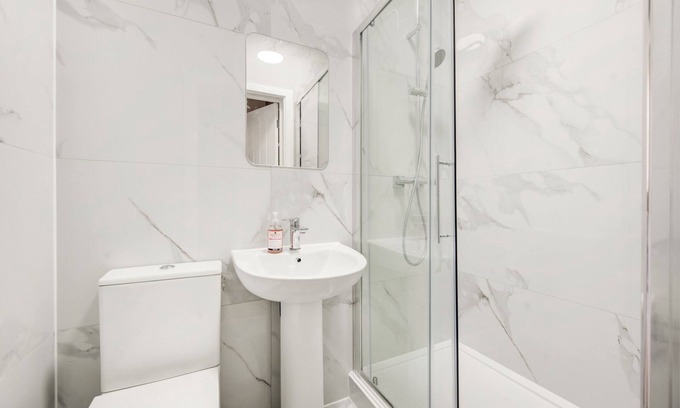 Coldharbour Apartment | Cosy 2 Bedroom Apartment in Brixton with Wi-Fi and fast route to Central London