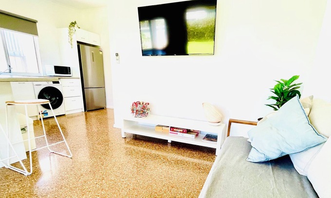Exmouth Cottage | Cosy 2 bedroom cottage in quiet area close to shops and restaurants