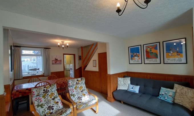 Muston House | Cosy 3 bedroom cottage 5 minutes from Filey Beach