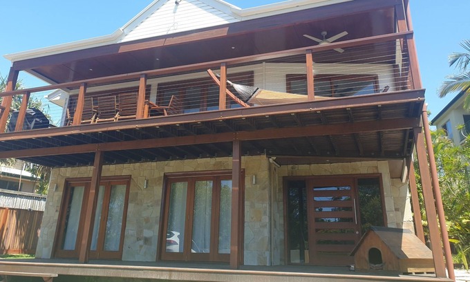 Sunshine Coast House | Cosy 3 Bedroom Home 5 Minute Walk To Yaroomba Beach Beach