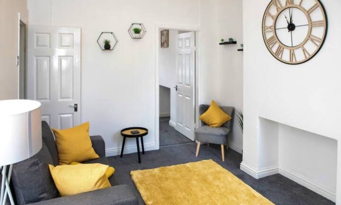 Selby Apartment | Cosy 3-Bedroom Willow House