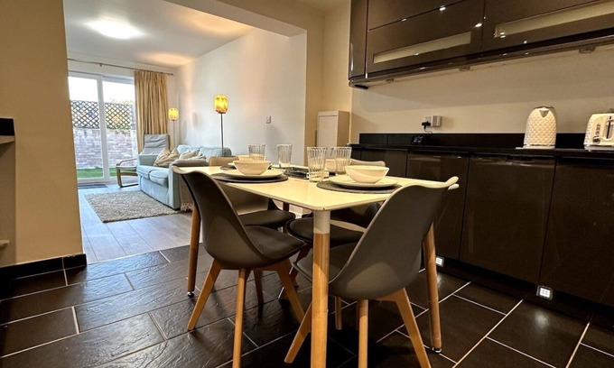 Oxford Apartment | Cosy 4 bed house in Botley, Oxford