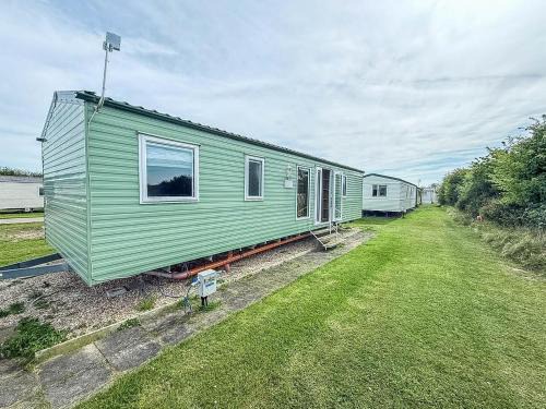 Louth Other | Cosy 8 Berth Caravan With Lovely Field Views At Sunnydale Ref 35353S