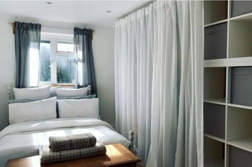 Fairwater House | Cosy and Characterful 1 bedroom townhouse with big south facing garden in Cardiff