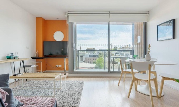 South Yarra Apartment | Cosy and Contemporary in Sought after South Yarra
