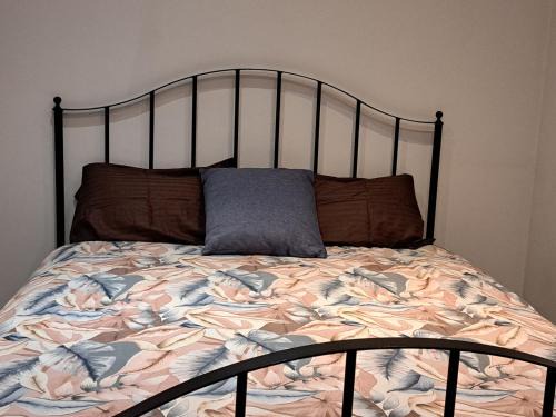 Newark upon Trent House | Cosy and spacious room in home with King Size bed