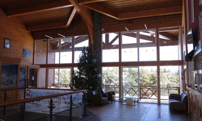 Pyrenees 2000 Apartment | Cosy apartment for 4 guests with WIFI, TV, terrace and parking