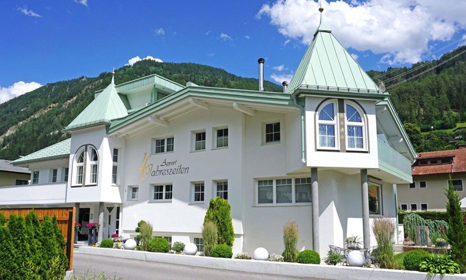 Ried im Oberinntal Apartment | Cosy apartment for 4 guests with WIFI, TV, patio and parking