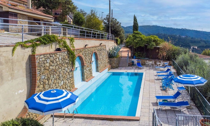 San Baronto Apartment | Cosy apartment for 4 guests with WIFI, pool, TV, terrace, pets allowed, panoramic view and parking