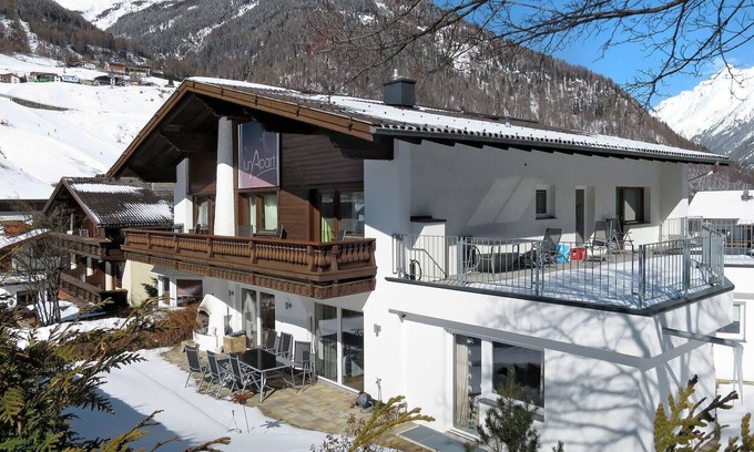 Soelden Apartment | Cosy apartment for 2 guests with WIFI, TV, pets allowed and parking