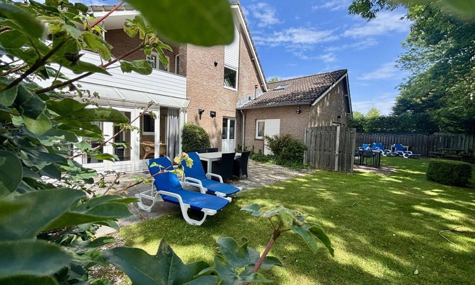 Oostkapelle Apartment | Cosy apartment for 20 people with WIFI, TV and terrace