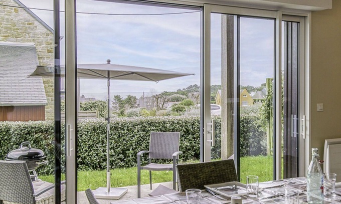 Ille-et-Vilaine Apartment | Cosy apartment for 4 guests with WIFI, TV, patio and parking