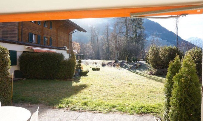 Gstaad Apartment | Cosy apartment for 4 people with WIFI, TV, balcony and pets allowed