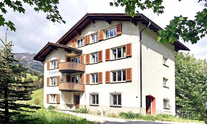 Parpan Apartment | Cosy apartment for 4 people with WIFI, TV and balcony