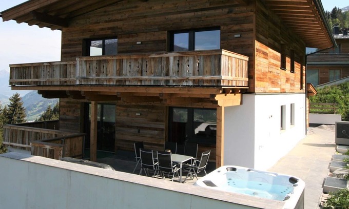 Rohrberg Apartment | Cosy apartment for 6 people with WIFI, TV, terrace and parking