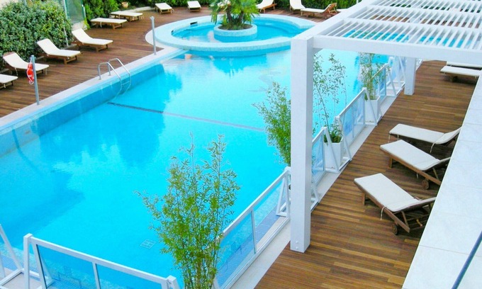 San Salvo Marina Apartment | Cosy apartment for 6 people with pool, A/C, WIFI, TV, patio and pets allowed