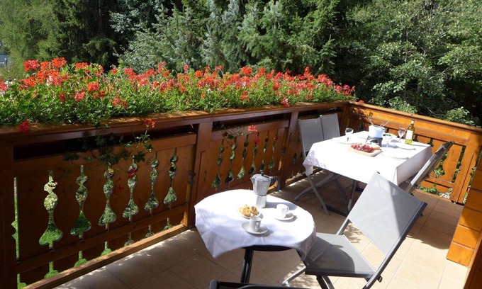 Randogne Apartment | Cosy apartment for 6 people with WIFI, TV, terrace and parking
