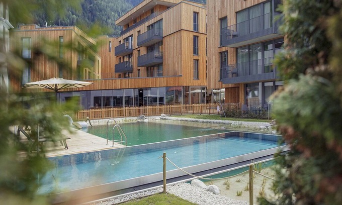 Oetz Apartment | Cosy apartment for 8 people with WIFI, pool, TV, terrace, pets allowed, panoramic view and parking