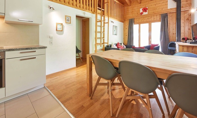 Heremence Apartment | Cosy apartment for 8 people with WIFI, TV, balcony and pets allowed