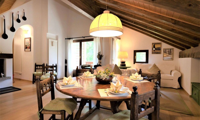 Surlej Apartment | Cosy apartment for 4 guests with WIFI, TV, balcony, pets allowed, panoramic view and parking