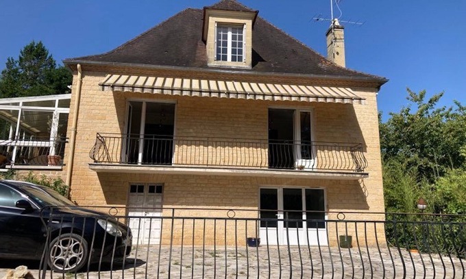 Sarlat-la-Caneda Apartment | Cosy apartment in a Périgourdine villa on the outskirts of Sarlat