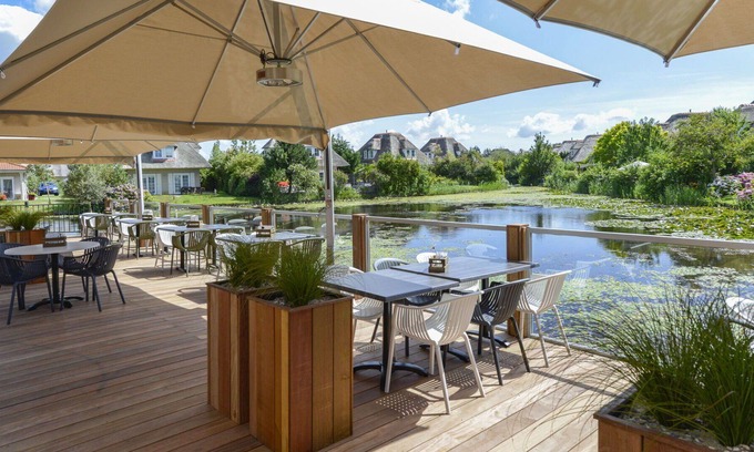 Municipality of Hellevoetsluis House | Cosy apartment in villa for 4 people with pool, WIFI, TV, terrace and parking