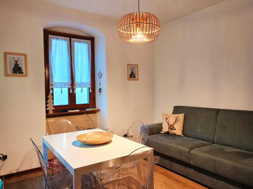 Carisolo Apartment | Cosy Apartment in Carisolo with City View.
