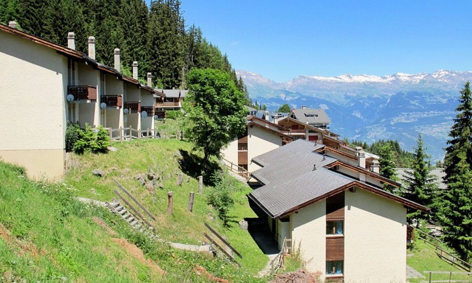 Heremence House | Cosy apartment in villa for 8 guests with WIFI, TV and terrace