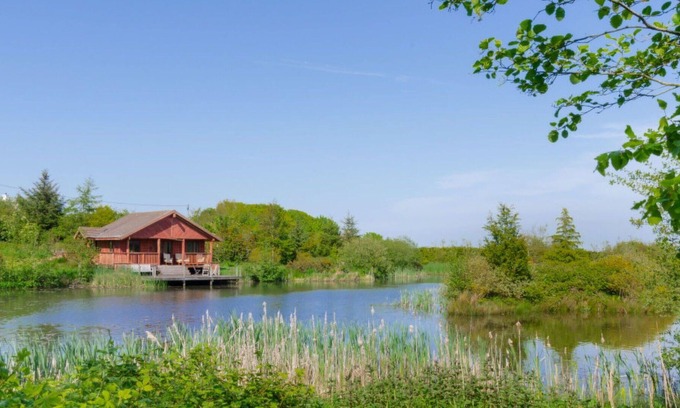 Llanerchymedd House | Cosy apartment in villa for 2 people with WIFI, TV, pets allowed and parking