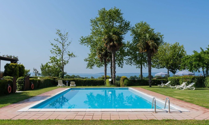 Bolsena Villa | Cosy apartment in villa for 6 guests with pool, WIFI, TV, terrace and pets allowed