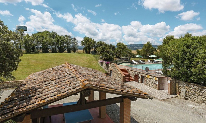 Terricciola House | Cosy apartment in villa for 7 guests with pool, WIFI, TV, terrace, pets allowed and parking