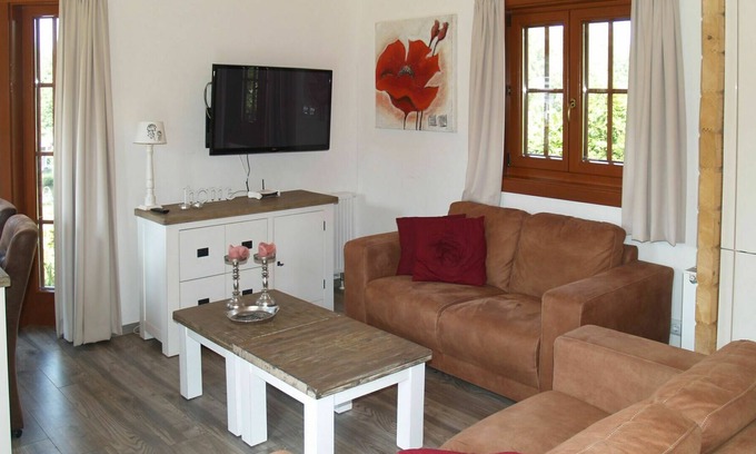 Langeberg House | Cosy apartment in villa for 4 guests with WIFI, TV, terrace and parking
