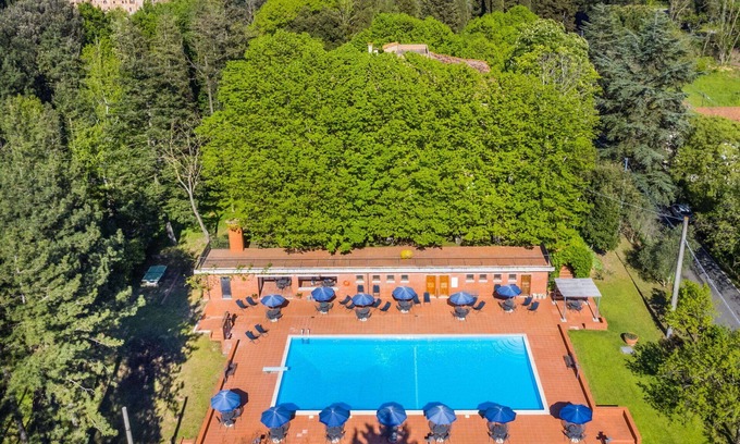 San Vivaldo Villa | Cosy apartment in villa for 8 guests with pool, WIFI, TV, terrace, pets allowed and parking
