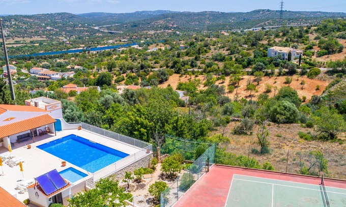 Mem Moniz House | Cosy apartment in villa for 4 guests with pool, WIFI, A/C, TV, terrace and panoramic view