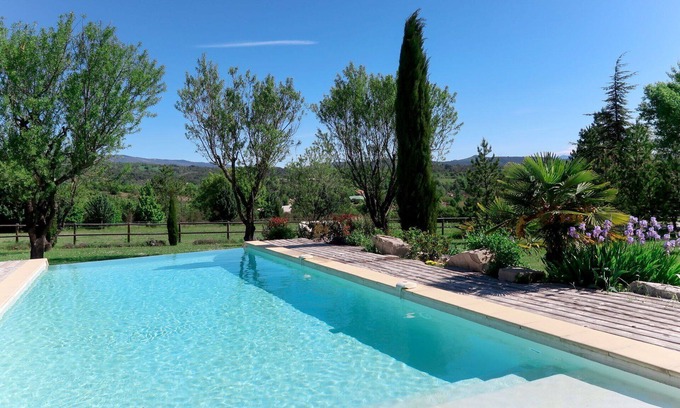 Sigonce Villa | Cosy apartment in villa for 8 people with WIFI, pool, TV, patio, pets allowed and parking