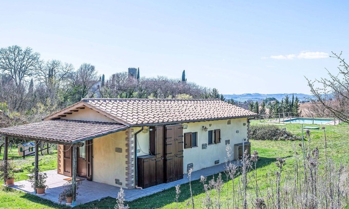 Lidarno Villa | Cosy apartment in villa for 4 guests with pool, A/C, WIFI, TV, patio and pets allowed