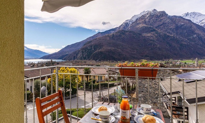 Novate Mezzola Apartment | Cosy apartment for 5 people with WIFI, TV and balcony