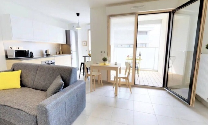 Yves Farge - Le Fleuve Apartment | Cosy Appartement Avec Terrasse et Garage