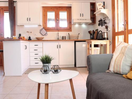 Drapanos Apartment | Cosy APT w/pool and fast Wi-fi