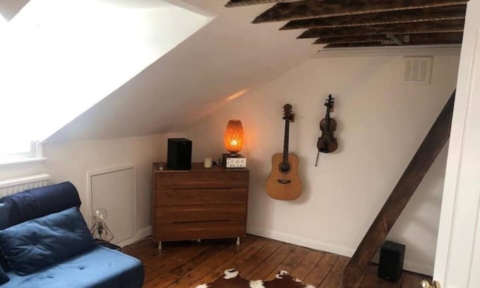 Mildmay Apartment | Cosy Arty Central London Flatn