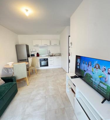 Bollene Apartment | Cosy avec extérieur privée