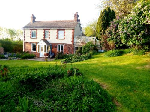 Axminster Apartment | Cosy Axminster Studio with Extra Beds