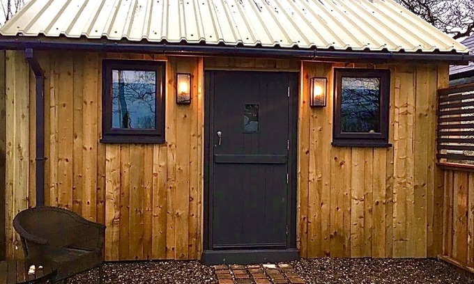 Eglwyswrw House | Cosy Barn Conversion with Breakfast included. Just minutes from sandy beaches