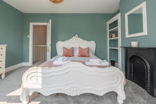 Margate House | Cosy Blue Shells Cottage - 2bedrooms - Garden - 5mins beach - 1min Shell Grotto