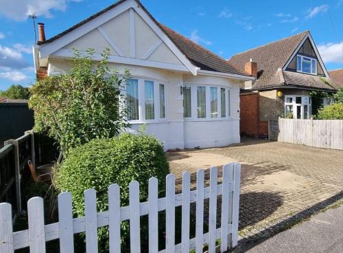 Bournemouth House | Cosy Bournemouth Bungalow