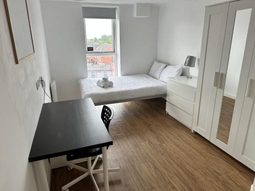 Liverpool Hotel | Cosy Budget En-suites, Optional Kitchen, Liverpool